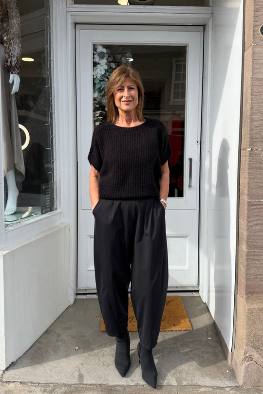 Black Yasmin Short Sleeve Knit