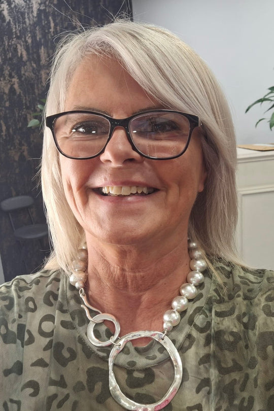 Silver Pearl Loop Necklace